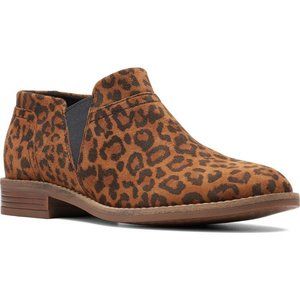 Clarks Size 8 Camzin Leopard Ankle Boots Chelsea Booties Loafer